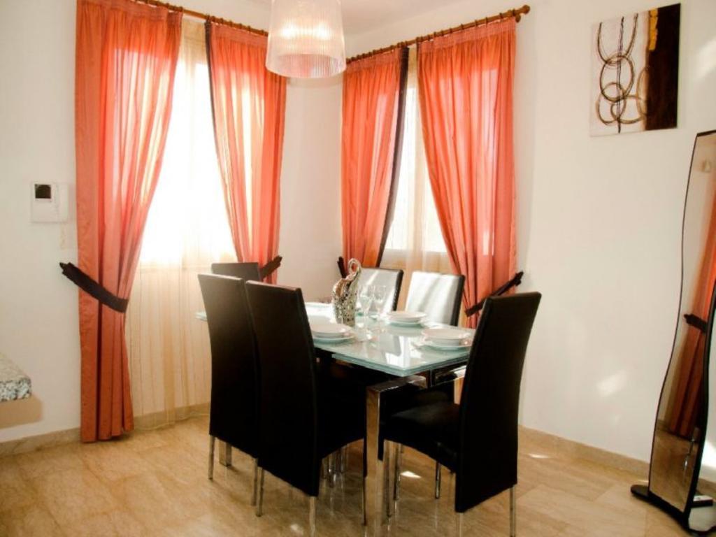 Villa Saraliana Sandy Beach Villas - Heated Pool - Jacuzzi - Private Beach Area Polis Pokoj fotografie
