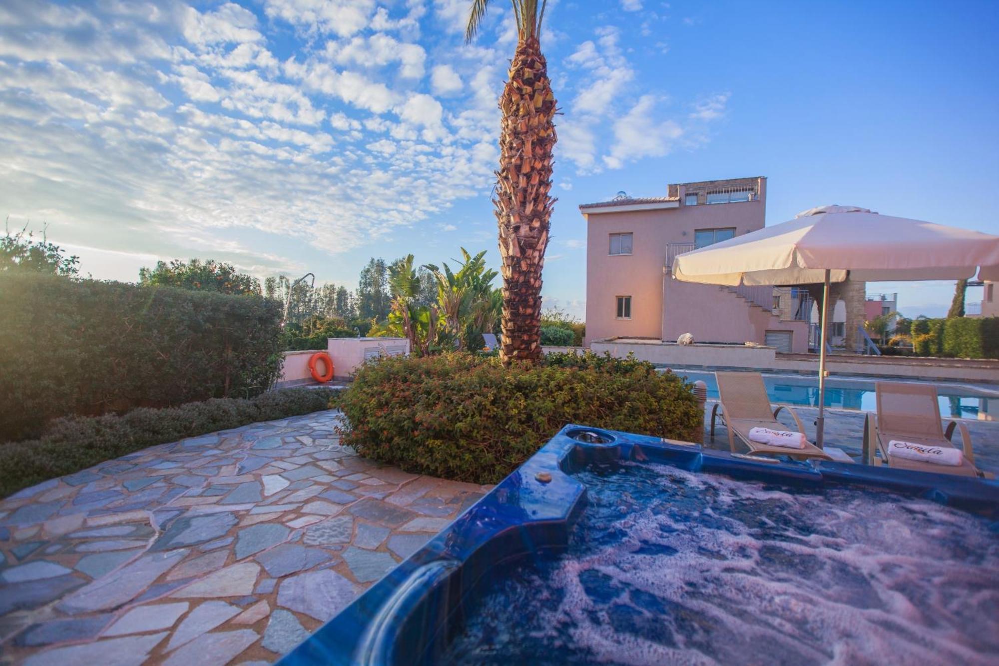 Villa Saraliana Sandy Beach Villas - Heated Pool - Jacuzzi - Private Beach Area Polis Exteriér fotografie