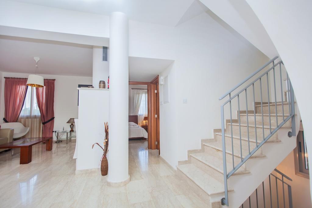 Villa Saraliana Sandy Beach Villas - Heated Pool - Jacuzzi - Private Beach Area Polis Pokoj fotografie